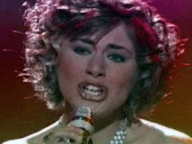 Siobhan Magnus’ ‘Paint It Black’ Lights Up The ‘American Idol’ Stage