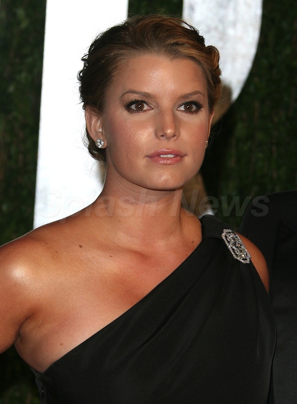 Jessica Simpson Goes Back To Basics