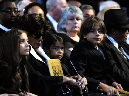 Michael Jackson’s Kids Living in Utter Chaos