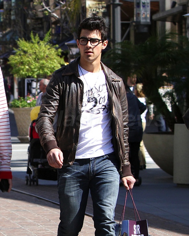 Joe Jonas Struts At The Grove