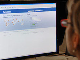 More Americans get news from Internet than newspapers or radio