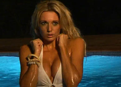 Hollywood Tuna’s AmaTuna Moment – Hot Babe In A Pool