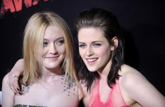 Kristen Stewart, Stars Come Out for Premiere of The Runaways